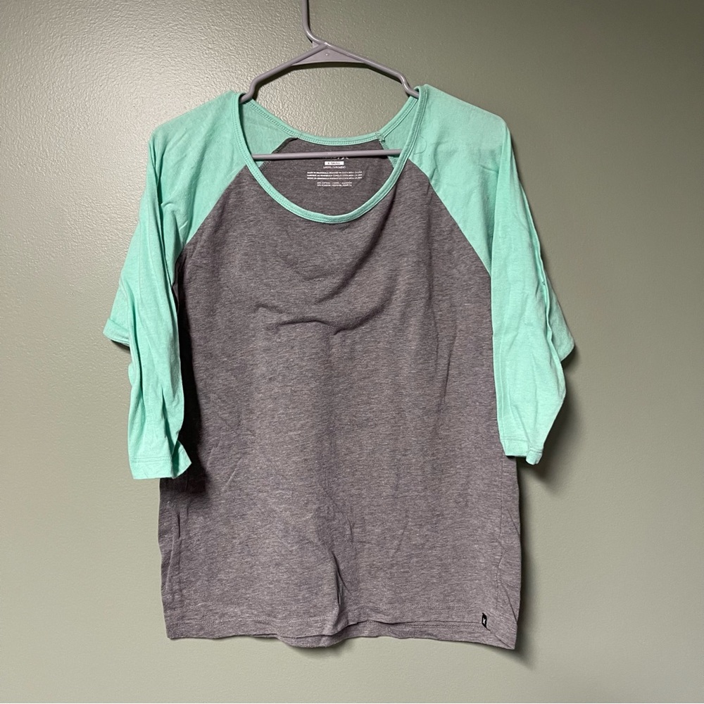 Hurley 3/4 Sleeve Top